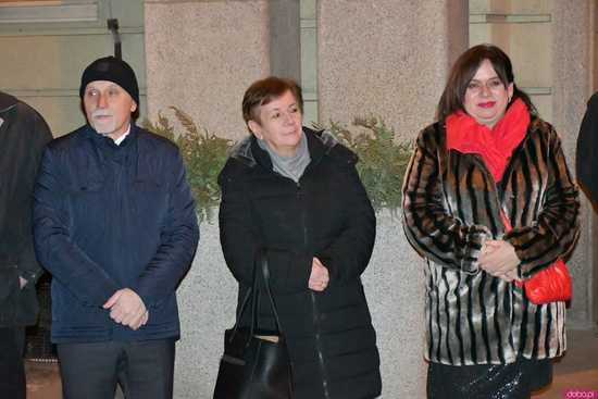 [WIDEO/FOTO] Pochód z orkiestrą, biesiada piwna, wspólne śpiewanie. Górnicy, kamieniarze i skalnicy celebrowali tegoroczną Barbórkę