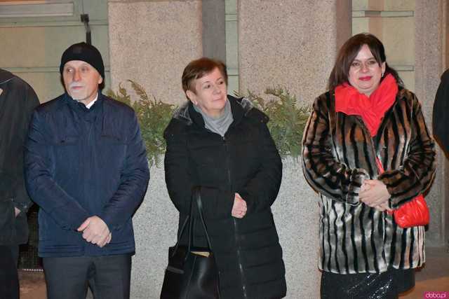 [WIDEO/FOTO] Pochód z orkiestrą, biesiada piwna, wspólne śpiewanie. Górnicy, kamieniarze i skalnicy celebrowali tegoroczną Barbórkę