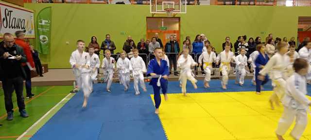 [FOTO] Młodzi judocy przywieźli worek medali z turnieju w Sławie