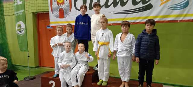 [FOTO] Młodzi judocy przywieźli worek medali z turnieju w Sławie