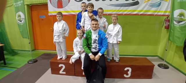 [FOTO] Młodzi judocy przywieźli worek medali z turnieju w Sławie