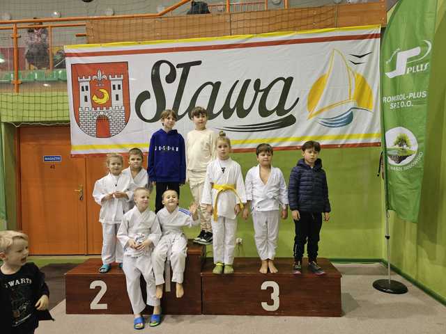 [FOTO] Młodzi judocy przywieźli worek medali z turnieju w Sławie