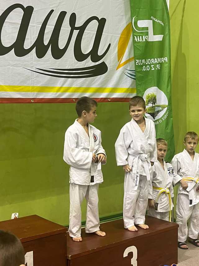 [FOTO] Młodzi judocy przywieźli worek medali z turnieju w Sławie