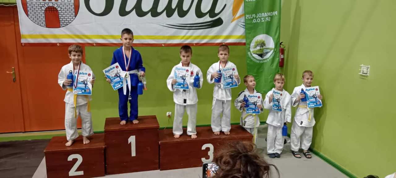 [FOTO] Młodzi judocy przywieźli worek medali z turnieju w Sławie