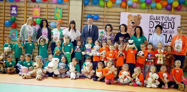 [FOTO] Przedszkolaki z Żarowa świętowały Dzień Pluszowego Misia