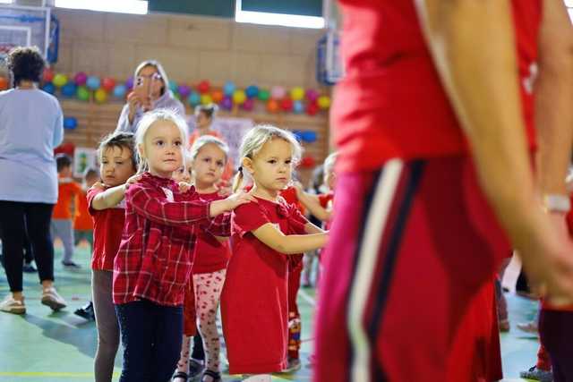 [FOTO] Przedszkolaki z Żarowa świętowały Dzień Pluszowego Misia