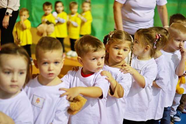 [FOTO] Przedszkolaki z Żarowa świętowały Dzień Pluszowego Misia