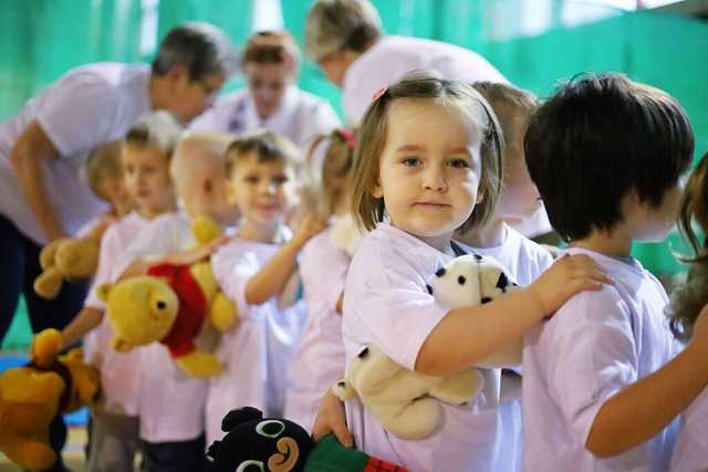 [FOTO] Przedszkolaki z Żarowa świętowały Dzień Pluszowego Misia