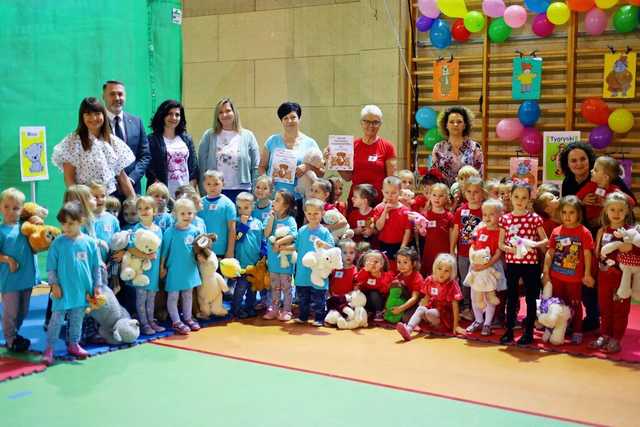 [FOTO] Przedszkolaki z Żarowa świętowały Dzień Pluszowego Misia
