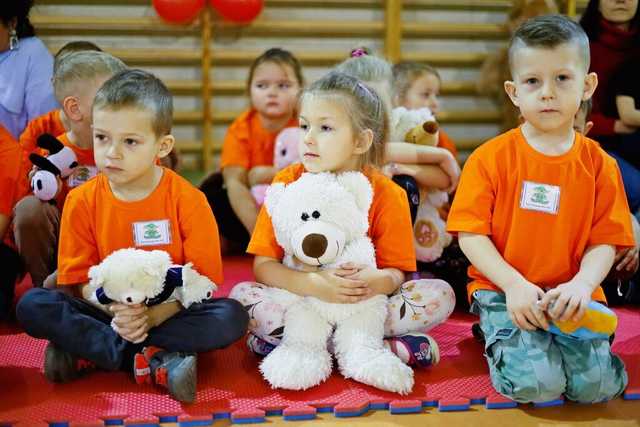 [FOTO] Przedszkolaki z Żarowa świętowały Dzień Pluszowego Misia