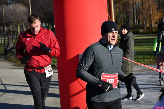 [WIDEO/FOTO] Pobiegli alejkami Parku Centralnego w finałowej odsłonie Grand Prix