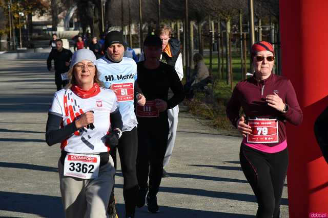 [WIDEO/FOTO] Pobiegli alejkami Parku Centralnego w finałowej odsłonie Grand Prix