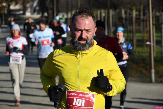 [WIDEO/FOTO] Pobiegli alejkami Parku Centralnego w finałowej odsłonie Grand Prix