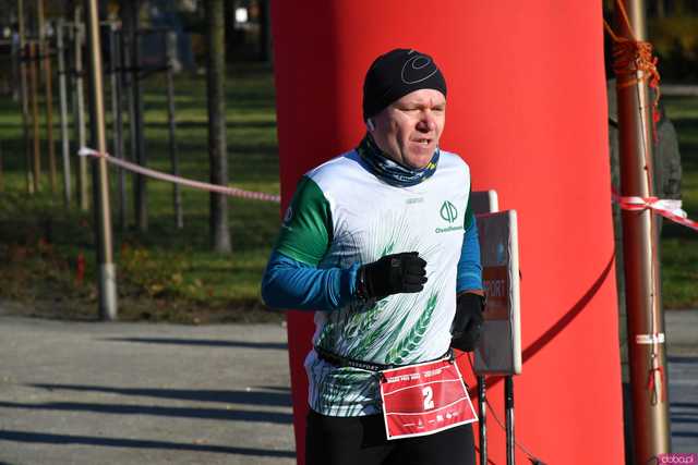 [WIDEO/FOTO] Pobiegli alejkami Parku Centralnego w finałowej odsłonie Grand Prix