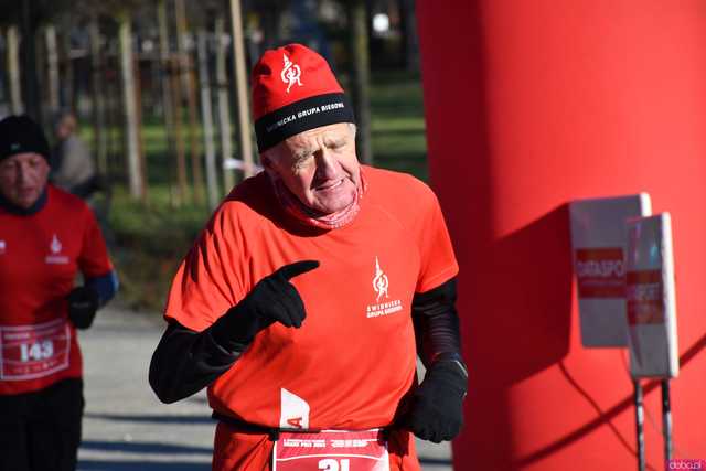 [WIDEO/FOTO] Pobiegli alejkami Parku Centralnego w finałowej odsłonie Grand Prix