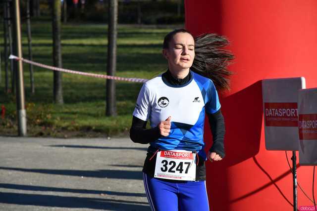 [WIDEO/FOTO] Pobiegli alejkami Parku Centralnego w finałowej odsłonie Grand Prix