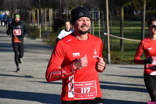 [WIDEO/FOTO] Pobiegli alejkami Parku Centralnego w finałowej odsłonie Grand Prix