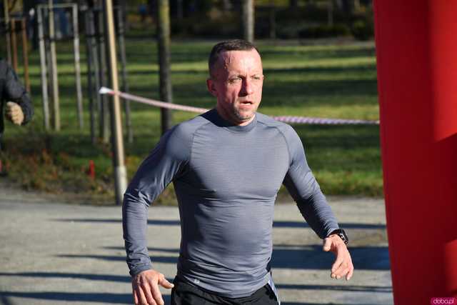 [WIDEO/FOTO] Pobiegli alejkami Parku Centralnego w finałowej odsłonie Grand Prix
