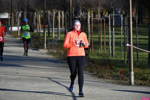 [WIDEO/FOTO] Pobiegli alejkami Parku Centralnego w finałowej odsłonie Grand Prix