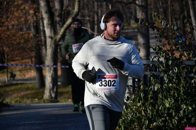 [WIDEO/FOTO] Pobiegli alejkami Parku Centralnego w finałowej odsłonie Grand Prix