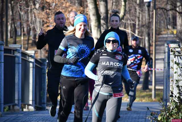 [WIDEO/FOTO] Pobiegli alejkami Parku Centralnego w finałowej odsłonie Grand Prix