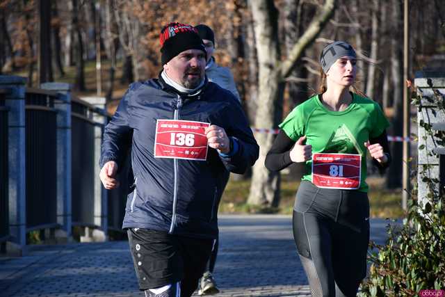 [WIDEO/FOTO] Pobiegli alejkami Parku Centralnego w finałowej odsłonie Grand Prix