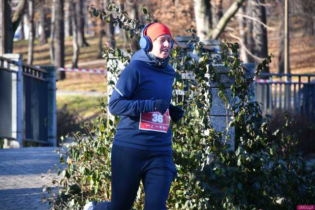 [WIDEO/FOTO] Pobiegli alejkami Parku Centralnego w finałowej odsłonie Grand Prix