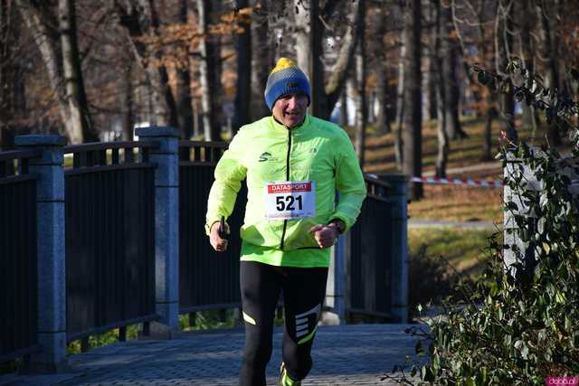 [WIDEO/FOTO] Pobiegli alejkami Parku Centralnego w finałowej odsłonie Grand Prix