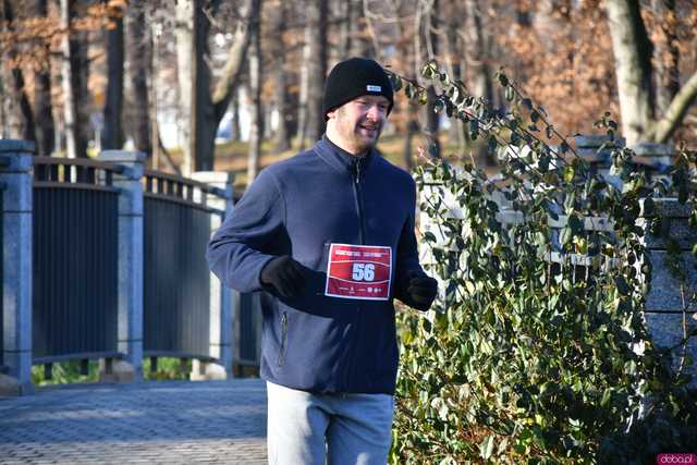 [WIDEO/FOTO] Pobiegli alejkami Parku Centralnego w finałowej odsłonie Grand Prix