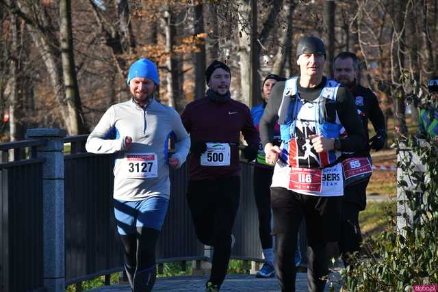 [WIDEO/FOTO] Pobiegli alejkami Parku Centralnego w finałowej odsłonie Grand Prix