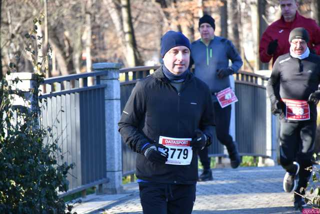 [WIDEO/FOTO] Pobiegli alejkami Parku Centralnego w finałowej odsłonie Grand Prix