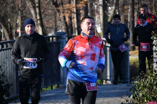 [WIDEO/FOTO] Pobiegli alejkami Parku Centralnego w finałowej odsłonie Grand Prix