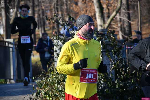 [WIDEO/FOTO] Pobiegli alejkami Parku Centralnego w finałowej odsłonie Grand Prix