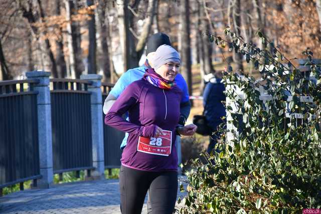 [WIDEO/FOTO] Pobiegli alejkami Parku Centralnego w finałowej odsłonie Grand Prix