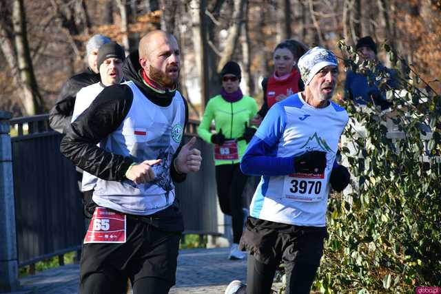 [WIDEO/FOTO] Pobiegli alejkami Parku Centralnego w finałowej odsłonie Grand Prix