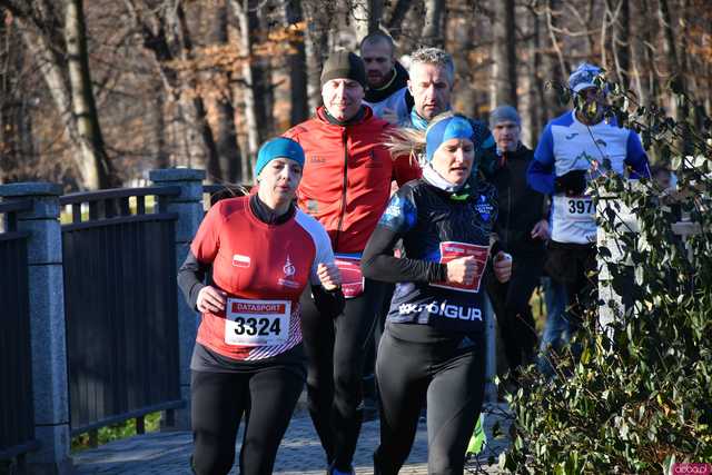 [WIDEO/FOTO] Pobiegli alejkami Parku Centralnego w finałowej odsłonie Grand Prix