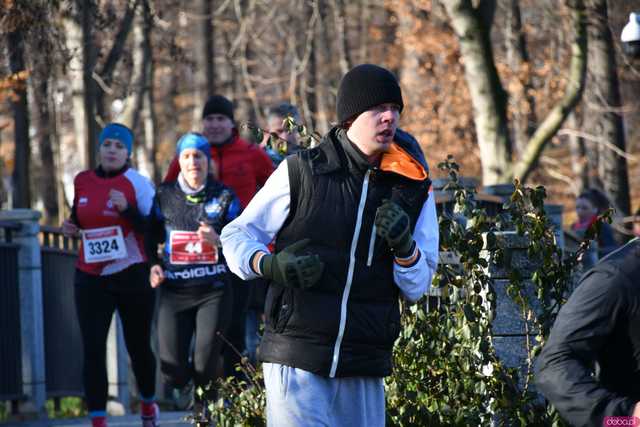 [WIDEO/FOTO] Pobiegli alejkami Parku Centralnego w finałowej odsłonie Grand Prix