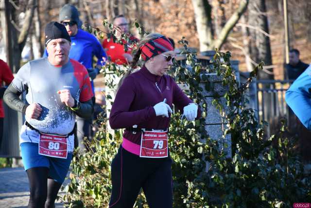 [WIDEO/FOTO] Pobiegli alejkami Parku Centralnego w finałowej odsłonie Grand Prix