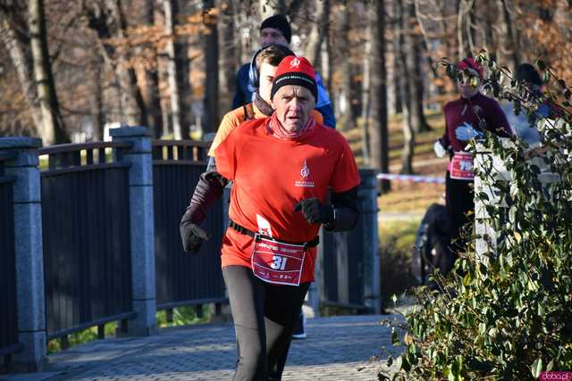 [WIDEO/FOTO] Pobiegli alejkami Parku Centralnego w finałowej odsłonie Grand Prix