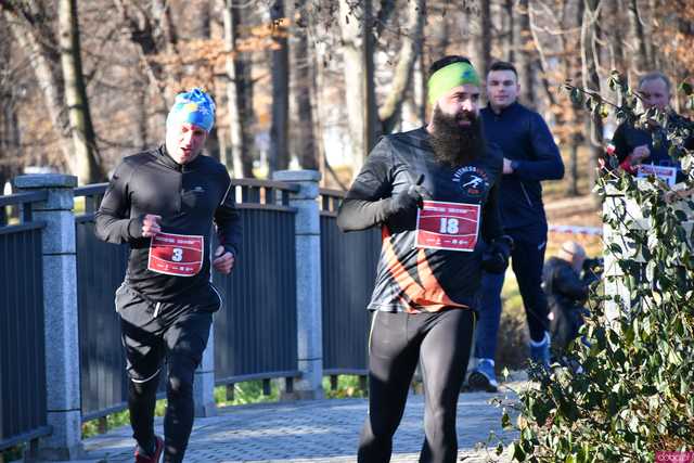 [WIDEO/FOTO] Pobiegli alejkami Parku Centralnego w finałowej odsłonie Grand Prix