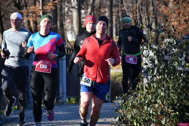 [WIDEO/FOTO] Pobiegli alejkami Parku Centralnego w finałowej odsłonie Grand Prix
