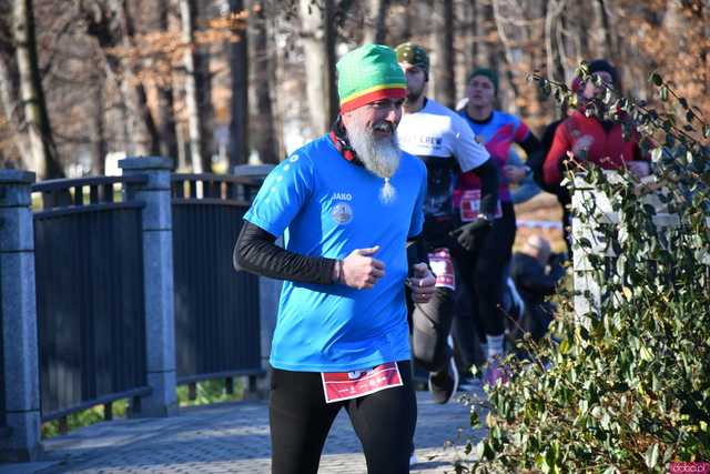 [WIDEO/FOTO] Pobiegli alejkami Parku Centralnego w finałowej odsłonie Grand Prix