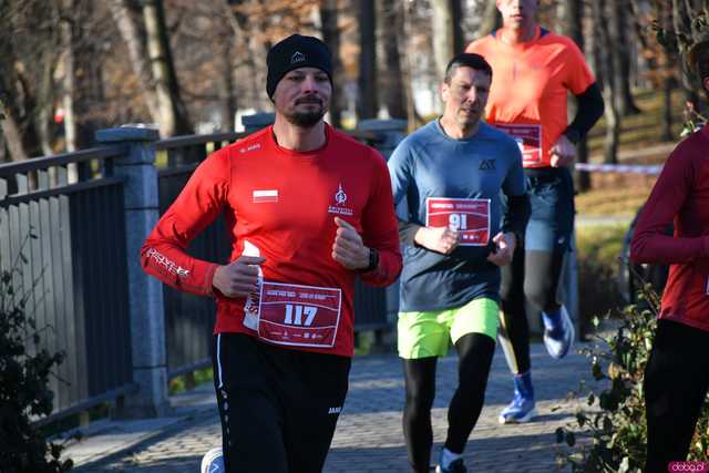 [WIDEO/FOTO] Pobiegli alejkami Parku Centralnego w finałowej odsłonie Grand Prix