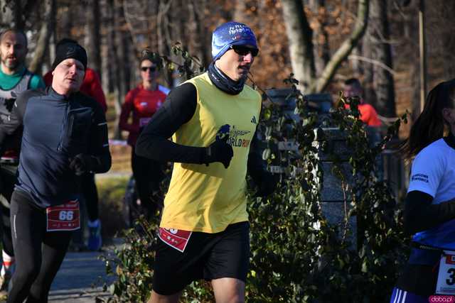 [WIDEO/FOTO] Pobiegli alejkami Parku Centralnego w finałowej odsłonie Grand Prix