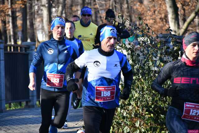 [WIDEO/FOTO] Pobiegli alejkami Parku Centralnego w finałowej odsłonie Grand Prix
