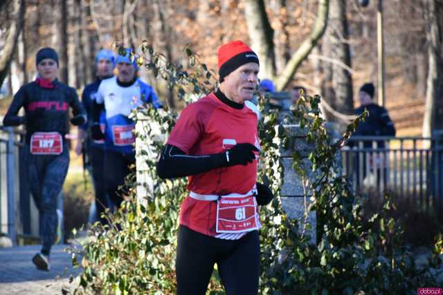[WIDEO/FOTO] Pobiegli alejkami Parku Centralnego w finałowej odsłonie Grand Prix