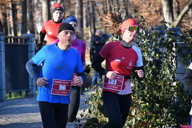 [WIDEO/FOTO] Pobiegli alejkami Parku Centralnego w finałowej odsłonie Grand Prix