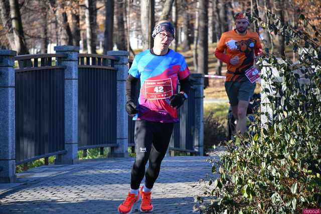[WIDEO/FOTO] Pobiegli alejkami Parku Centralnego w finałowej odsłonie Grand Prix