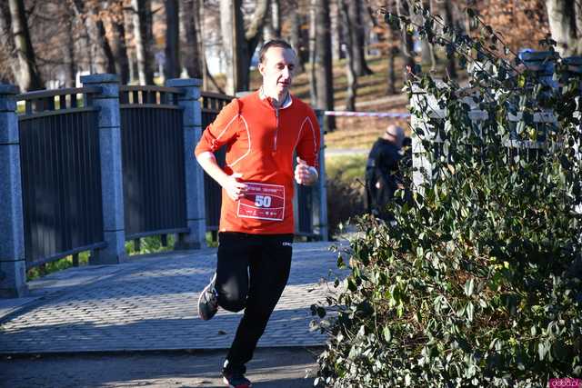[WIDEO/FOTO] Pobiegli alejkami Parku Centralnego w finałowej odsłonie Grand Prix