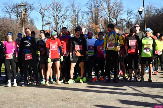 [WIDEO/FOTO] Pobiegli alejkami Parku Centralnego w finałowej odsłonie Grand Prix